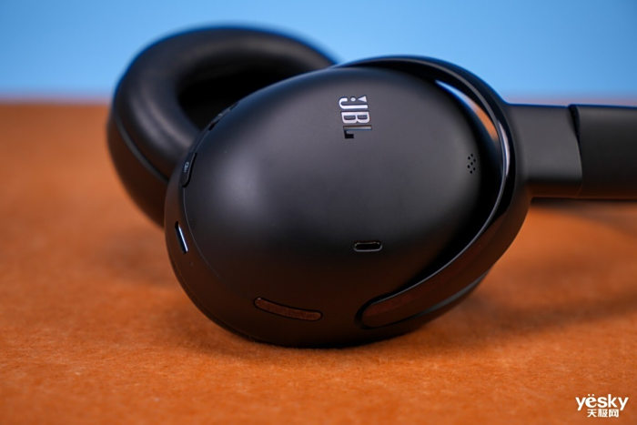 ƿ JBL TOUR ONE M3ͷȲ߽